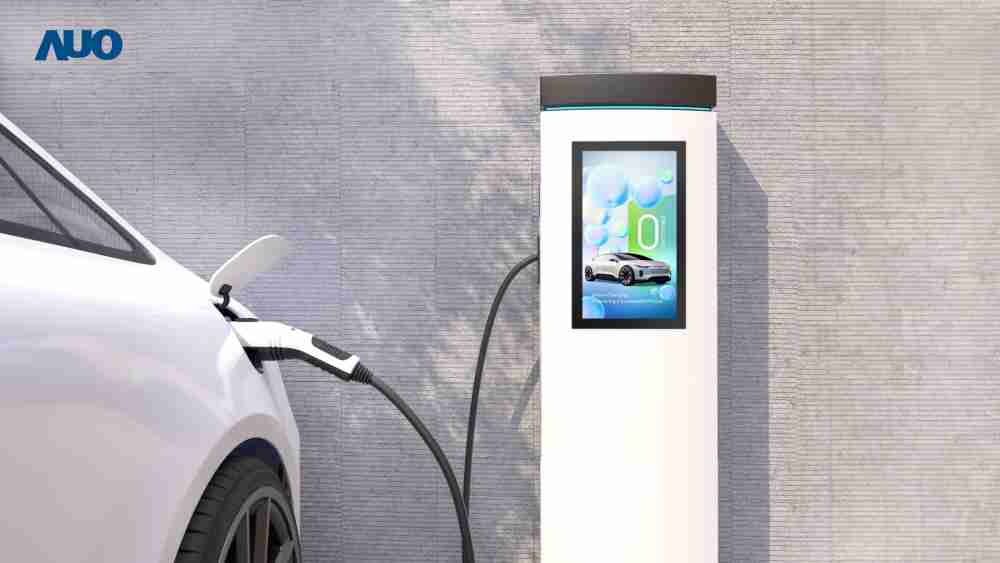 友達〝EVSE車用充電樁解決方案〞專為電動汽車充電樁設計，，，具有高亮度、、、克服戶外艱難環境的耐溫、、、耐紫外線等特性，，，並搭載散熱性及擴充性強的高效能工業電腦，，，，可實現人機互動訴求，，，，如資訊顯示、、支付等應用